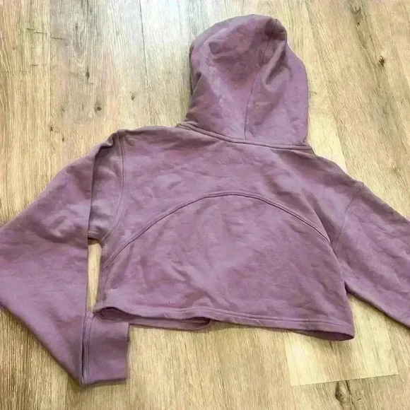 Lululemon purple/ lavender cropped hoodie - Picture 3 of 4